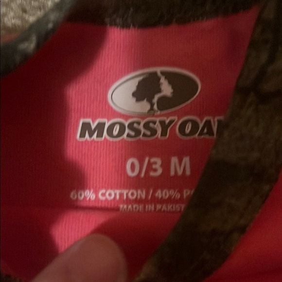 Mossy Oak Pink Camo Baby Onesie - Picture 2 of 3